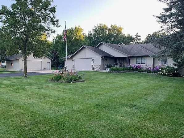16897 Circle Dr, Little Falls, MN 56345