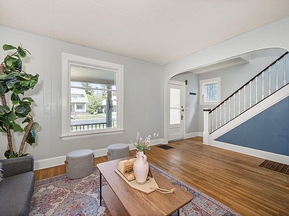 5th image of 1009 W 14th Ave