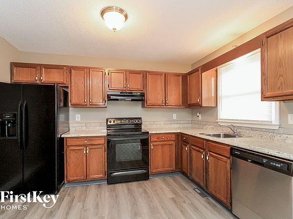 5th image of 1493 Chimney Rock Dr