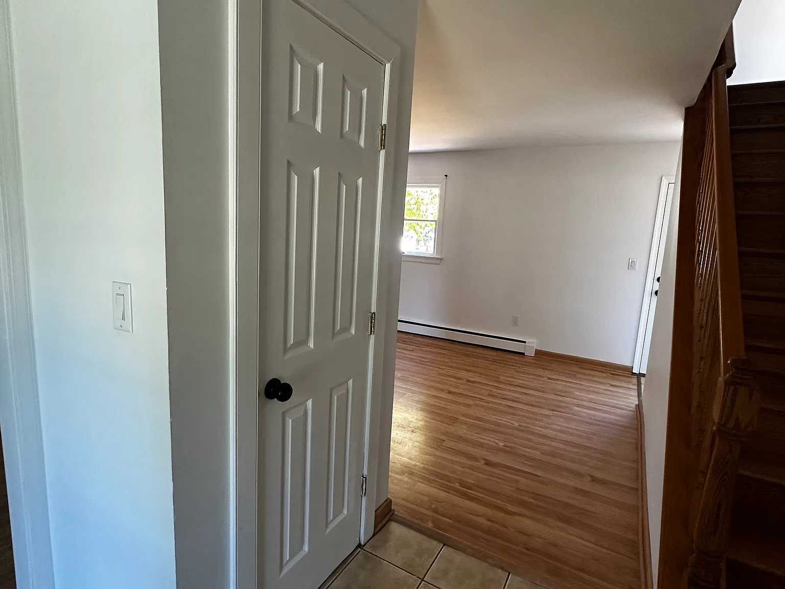 4 bed, 1.5 bath, 2100 sqft, $4,300 — Photo 4