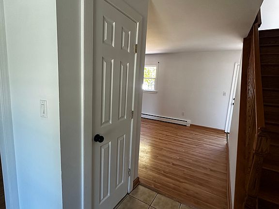 4th image of 61 Jarvin Rd