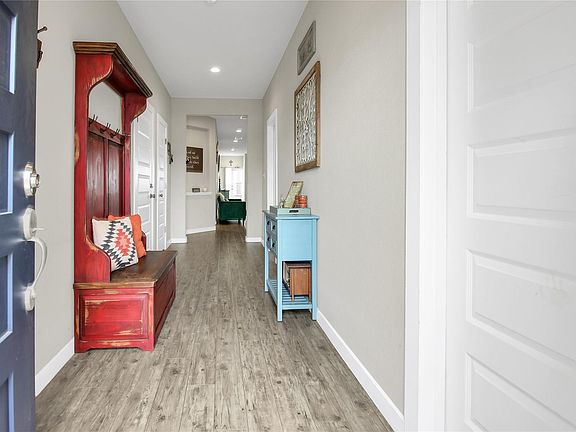 3rd image of 617 W Sheldon Ave