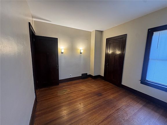 5th image of 108 Stroup St