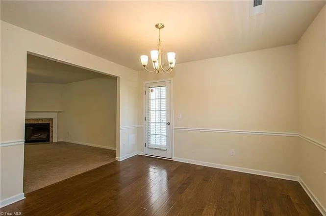 2110 Longburn Dr — Photo 19