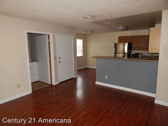 5th image of 2715 Jennydiane Dr APT B