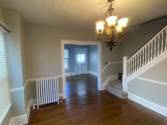 3rd image of 1420 Rosewood Ave #1