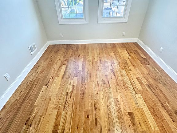 3rd image of 19 Clawson St Floor 2