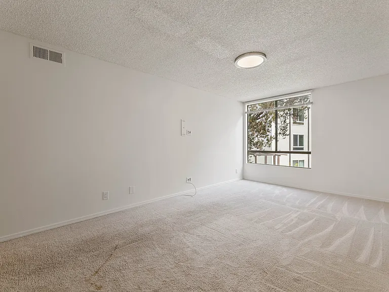 1340 S Beverly Glen Blvd #202 — Photo 14