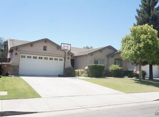 10807 Vista Del Luna Dr, Bakersfield, CA 93311