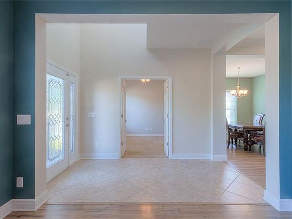 4th image of 1580 Blue Grass Blvd