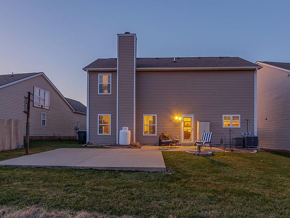 3rd image of 4384 Walnut Creek Dr