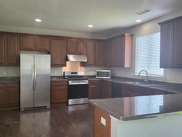 1113 Sparkling Cove Dr — Photo 15