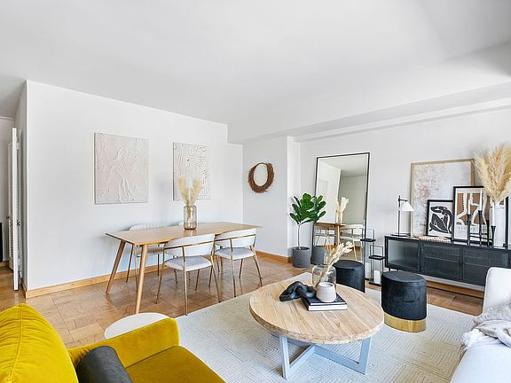 3rd image of 224 E 60th St APT 14B