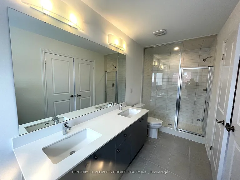 1471 Blackmore St — Photo 35