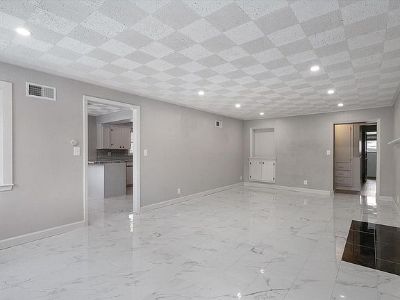 3rd image of 1217 North AVENUE