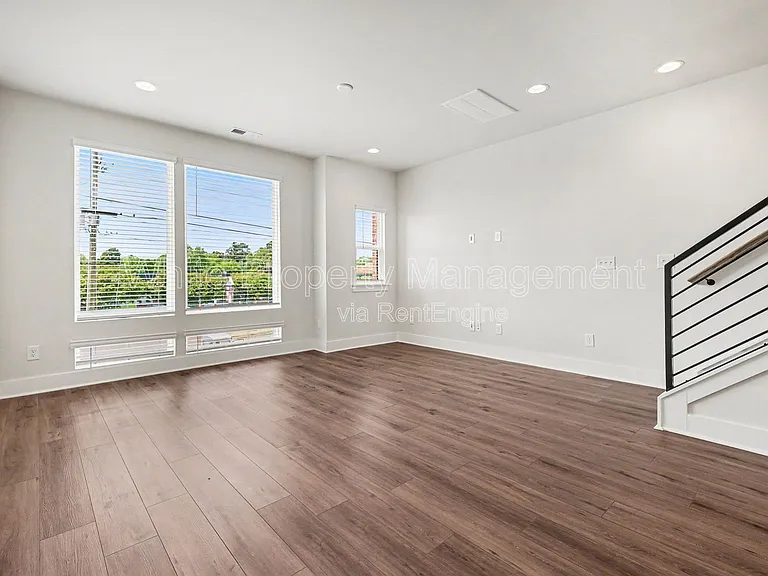 2146 N Graham St — Photo 4