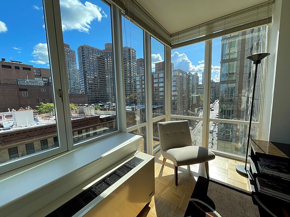 5th image of 1510 Lexington Ave APT 11G