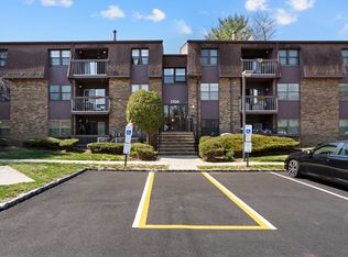 1724 Country Mill Dr #2, Cranbury, NJ 08512