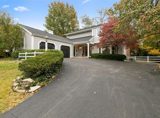 13215 Pinetree Lake Dr, Chesterfield, MO 63017
