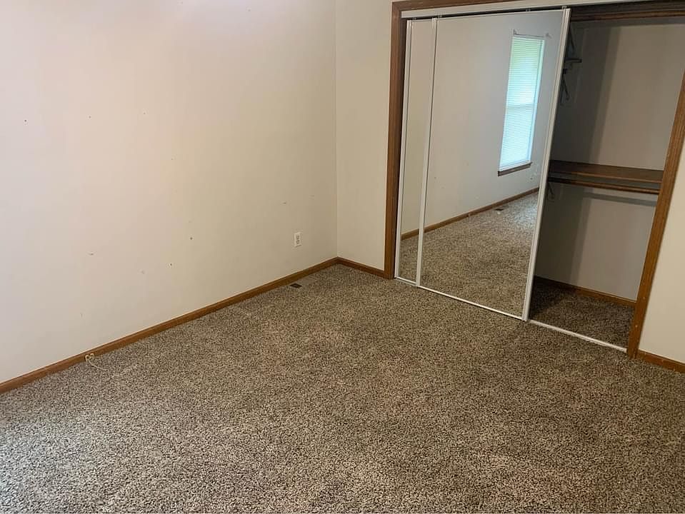 1st image of 18920 E Manor Dr