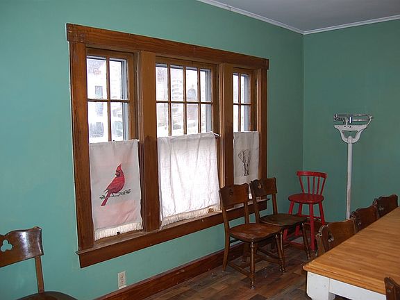 5th image of 116 S Sale St