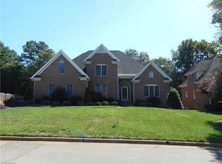 455 Burkes Crossing Dr, Winston Salem, NC 27104