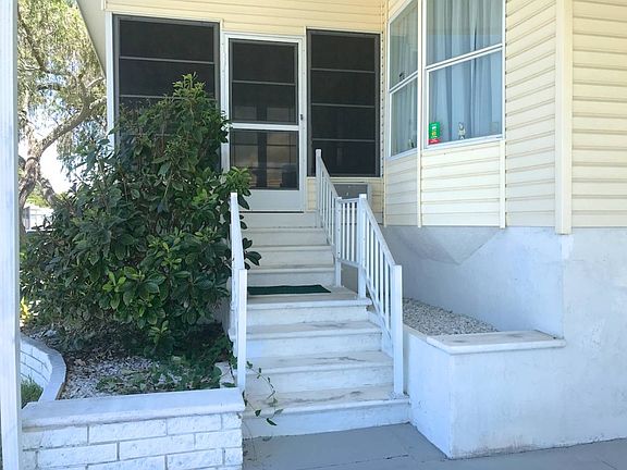 3rd image of 7910 Parkway Blvd