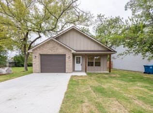 808 W Walker St, Denison, TX 75020