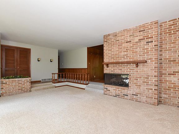 5th image of 704 Glendon Way