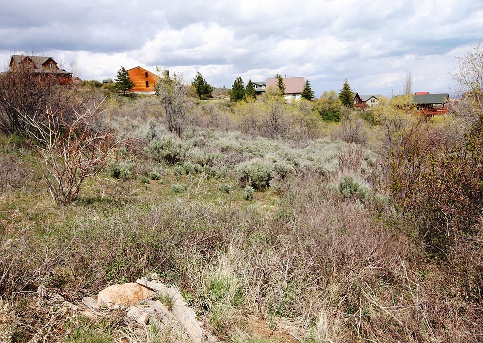 1st image of 14 Lake Circle Dr