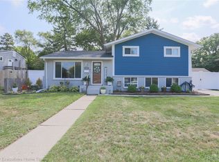 35924 Vaughn St, Clinton Township, MI 48035