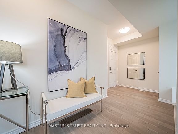5th image of 286 Beaverbrae Dr