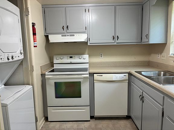 3rd image of 1760 Elbert Dr #1762
