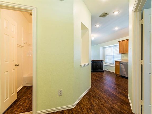5th image of 10241 Cedar Lake Dr