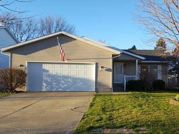 Oversized 2 car garage