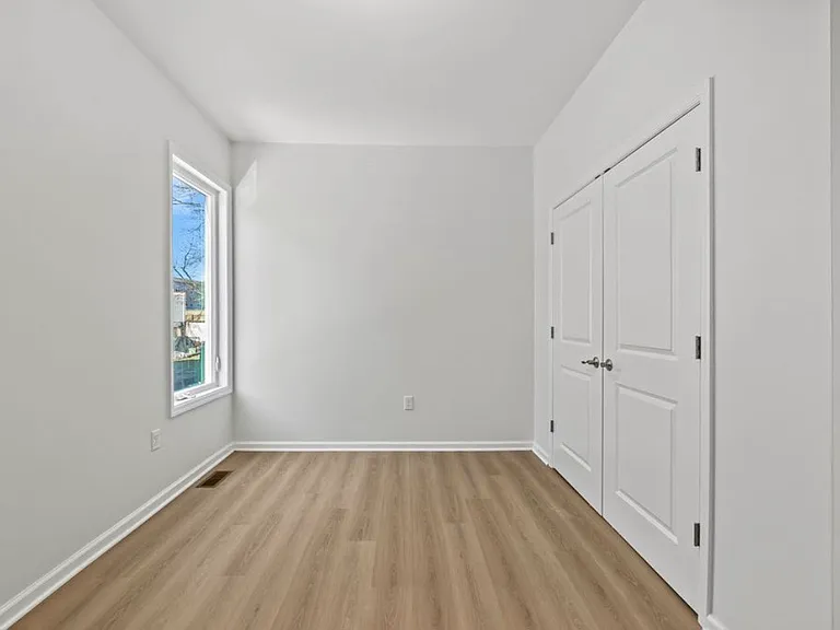 18 Charles St #1 — Photo 6