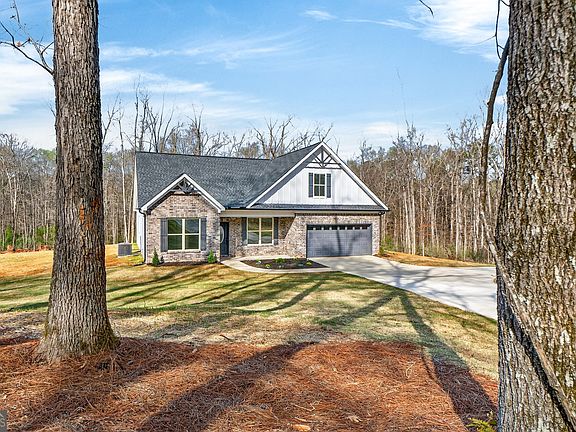 2nd image of 645 Musgrove Rd