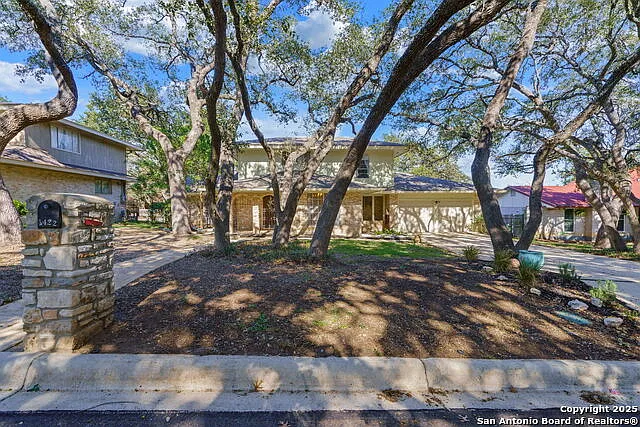 4 bed, 3.0 bath, 2679 sqft, $2,200 — Photo 2