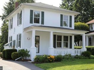 1114 Crest Ln, Lancaster, PA