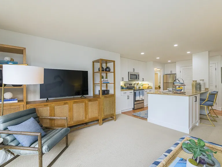 Marlin Cove Apartments — Photo 2