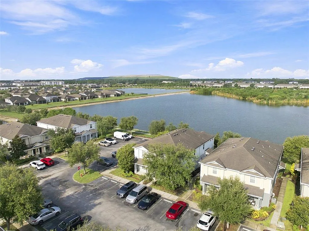 2 bed, 2.5 bath, 1280 sqft, $1,950 — Photo 4