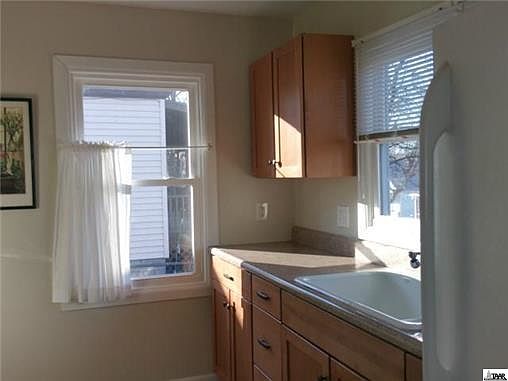 3rd image of 808 N 12th St