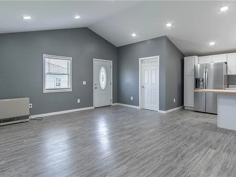 14530 Dodge Ave — Photo 21