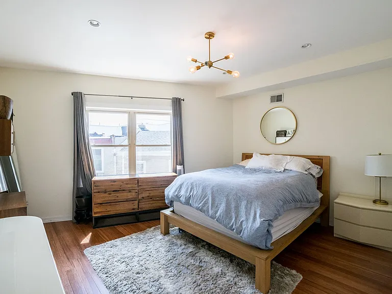 1834 Poplar St #2 — Photo 10