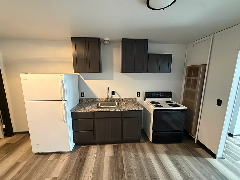 2868 Lewis Ave #3 — Photo 6