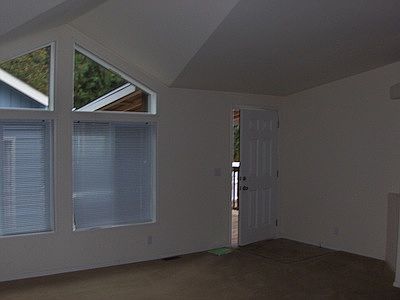 2nd image of 291 NE McKnight Rd