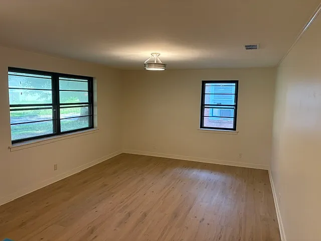 2615 Judith Pl — Photo 2