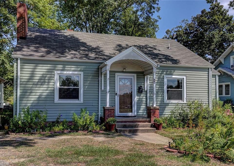 1st image of 902 Elwell Ave