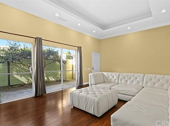 4th image of 9543 Broadway APT 3