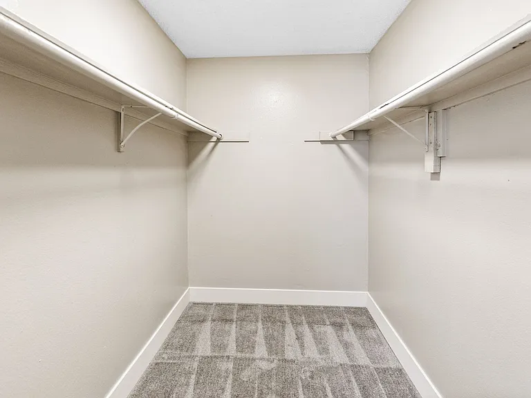 Estancia Apartments — Photo 57